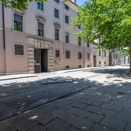 Castello&piazza Della Libertà Olimpia Elegant Flat Appartement *